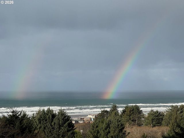 384 SUNSET Blvd, Cannon Beach, OR 97110