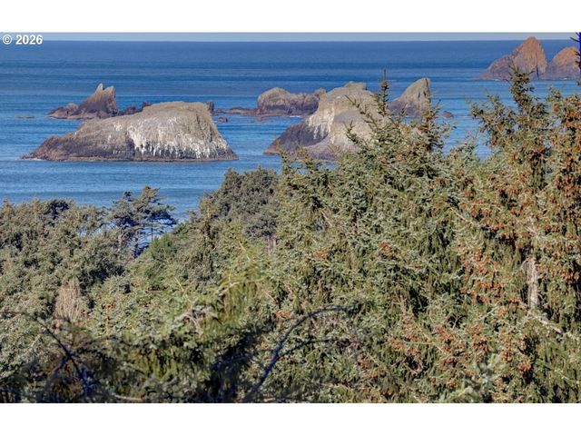 384 SUNSET Blvd, Cannon Beach, OR 97110