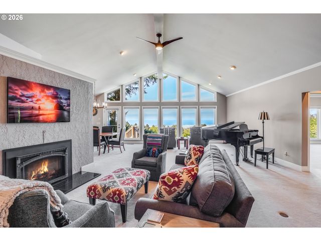 384 SUNSET Blvd, Cannon Beach, OR 97110