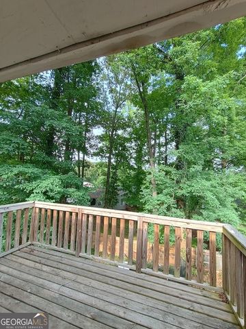 697 Pepperwood Trail, Stone Mountain, GA 30087