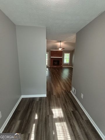 697 Pepperwood Trail, Stone Mountain, GA 30087