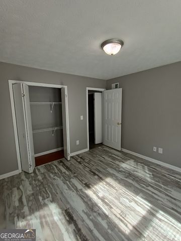 697 Pepperwood Trail, Stone Mountain, GA 30087