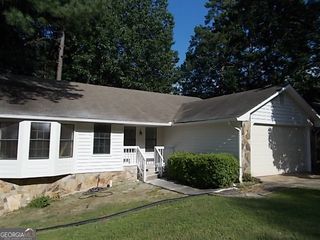 697 Pepperwood Trail, Stone Mountain, GA 30087