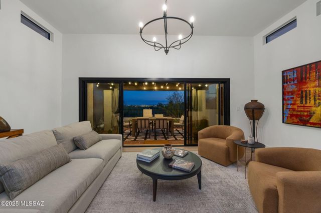 4518 N Camino Cardenal, Tucson, AZ 85718