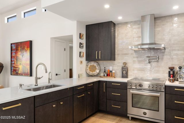 4518 N Camino Cardenal, Tucson, AZ 85718