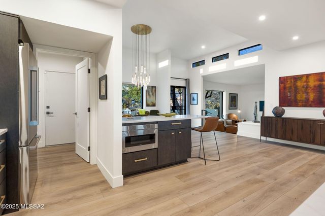 4518 N Camino Cardenal, Tucson, AZ 85718