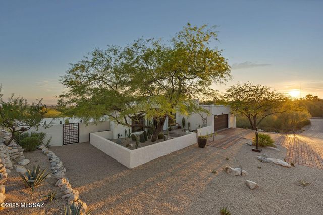 4518 N Camino Cardenal, Tucson, AZ 85718