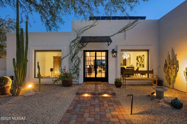 4518 N Camino Cardenal, Tucson, AZ 85718