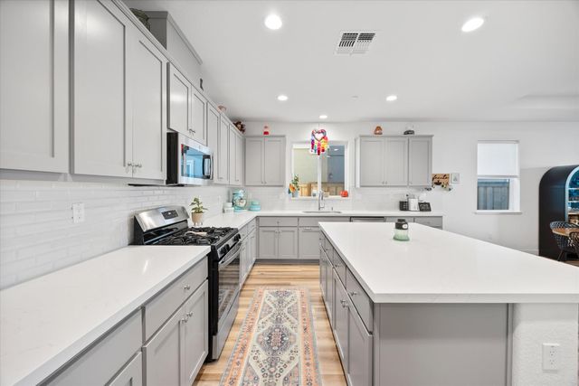 2687 Elderberry St, West Sacramento, CA 95691