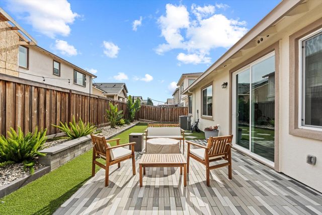 2687 Elderberry St, West Sacramento, CA 95691