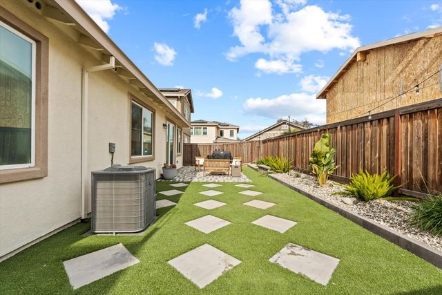 2687 Elderberry St, West Sacramento, CA 95691