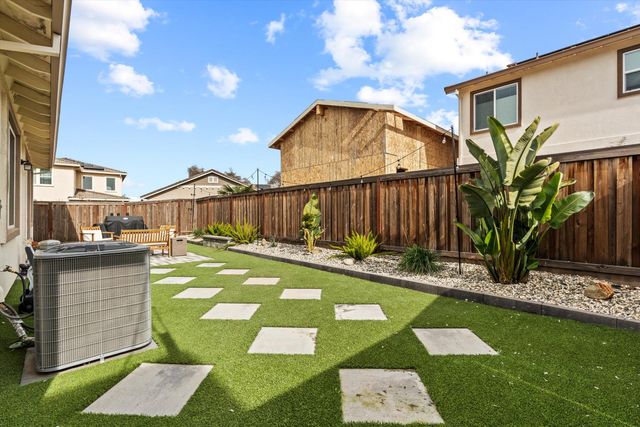 2687 Elderberry St, West Sacramento, CA 95691