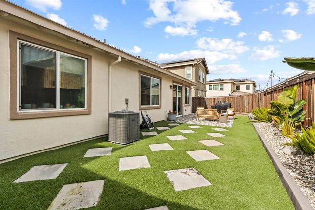 2687 Elderberry St, West Sacramento, CA 95691