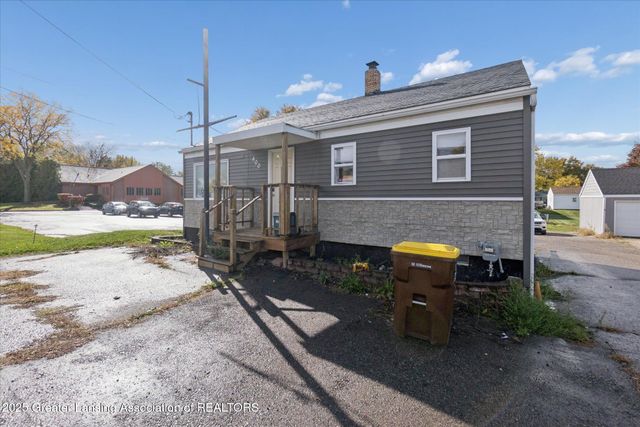 400 S Waverly Road, Lansing, MI 48917