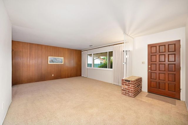 9113 Rosewood Dr, Sacramento, CA 95826