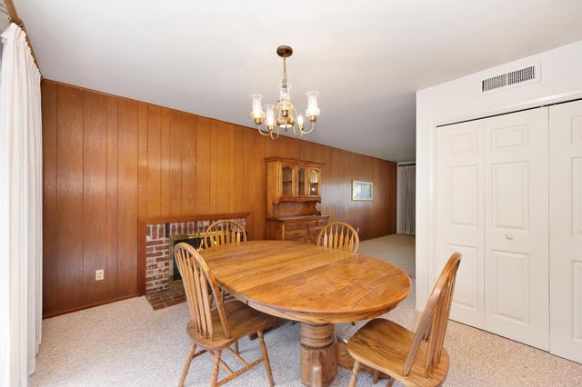 9113 Rosewood Dr, Sacramento, CA 95826