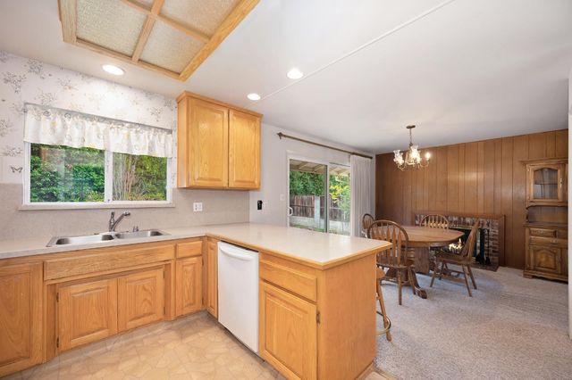 9113 Rosewood Dr, Sacramento, CA 95826