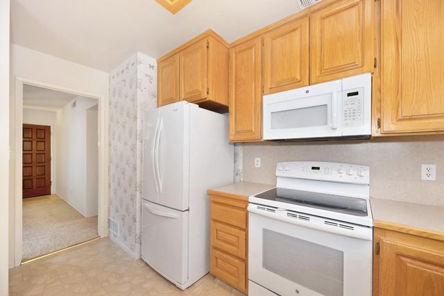 9113 Rosewood Dr, Sacramento, CA 95826