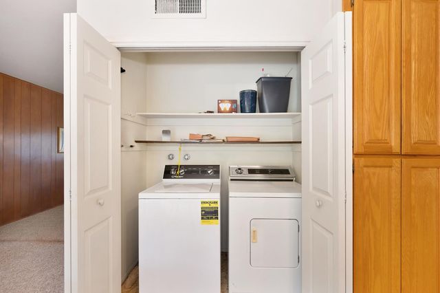 9113 Rosewood Dr, Sacramento, CA 95826