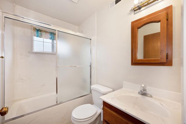 9113 Rosewood Dr, Sacramento, CA 95826