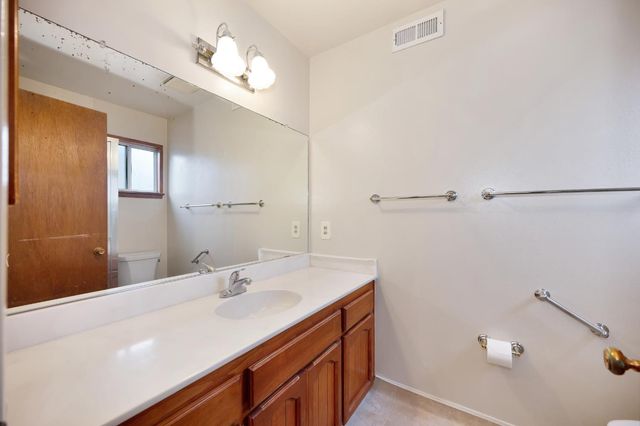 9113 Rosewood Dr, Sacramento, CA 95826