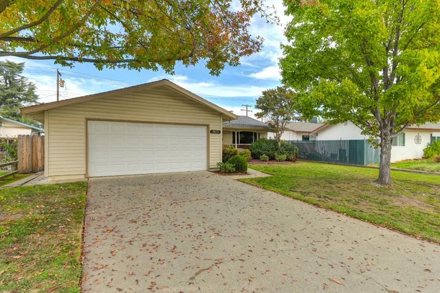 9113 Rosewood Dr, Sacramento, CA 95826