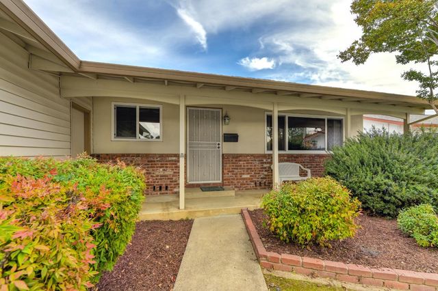 9113 Rosewood Dr, Sacramento, CA 95826