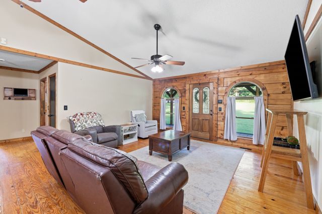 4628 County Home Rd, Paris, TN 38242