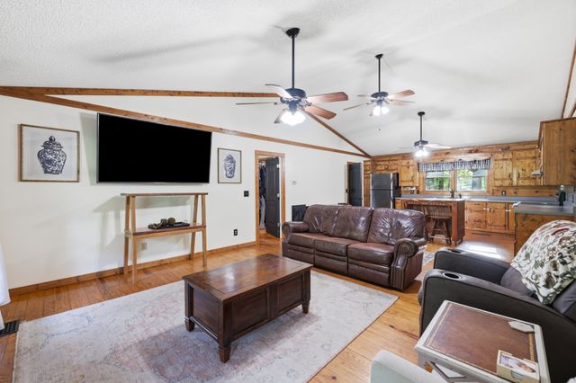 4628 County Home Rd, Paris, TN 38242