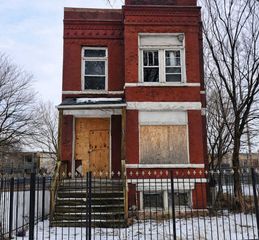 523 N Sawyer Avenue, Chicago, IL 60624