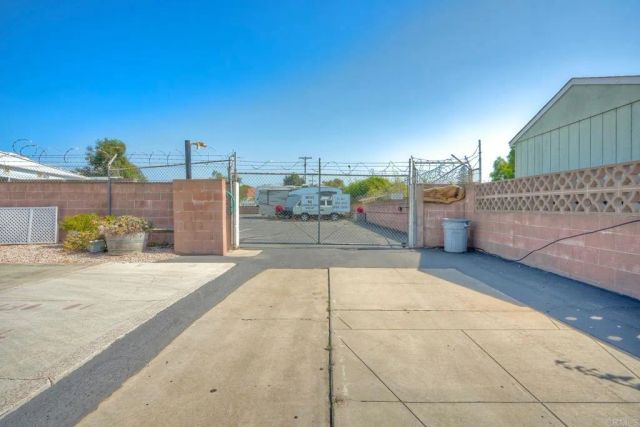 188 Flicker, Oceanside, CA 92057