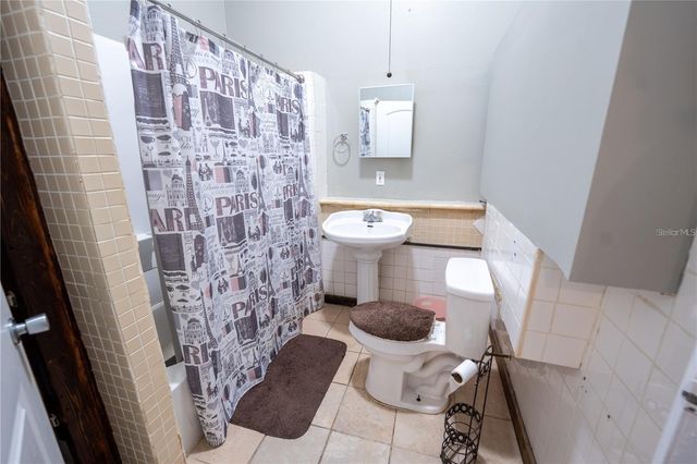 535 W DIVISION STREET, Deland, FL 32720