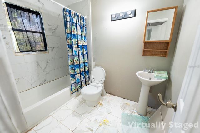 535 W DIVISION STREET, Deland, FL 32720