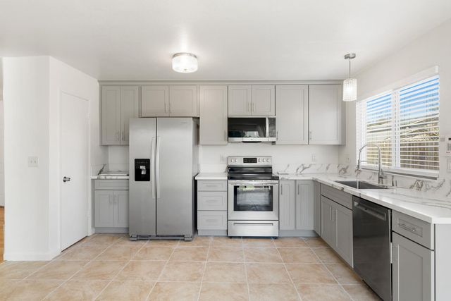 9464 Roseport Way, Sacramento, CA 95826