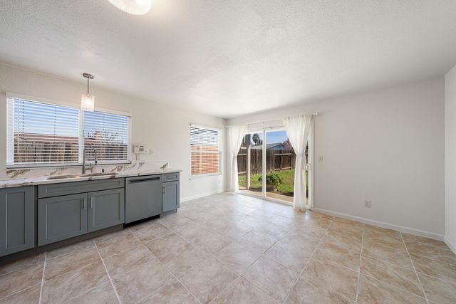 9464 Roseport Way, Sacramento, CA 95826