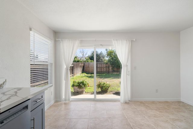 9464 Roseport Way, Sacramento, CA 95826