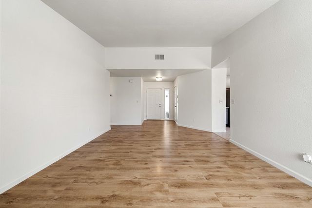 9464 Roseport Way, Sacramento, CA 95826