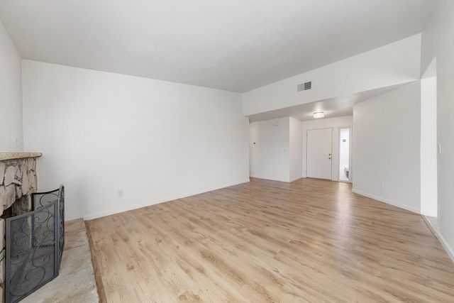 9464 Roseport Way, Sacramento, CA 95826