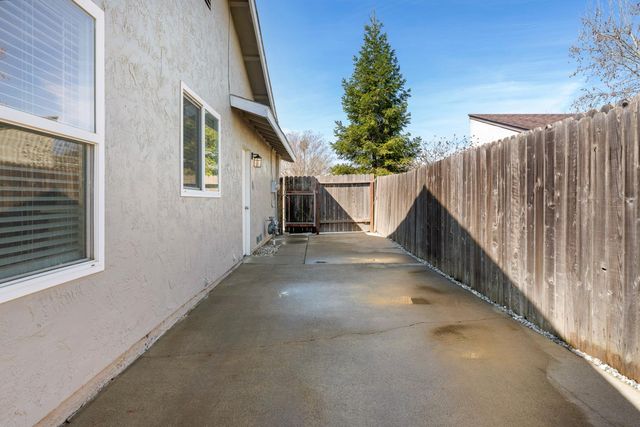 9464 Roseport Way, Sacramento, CA 95826