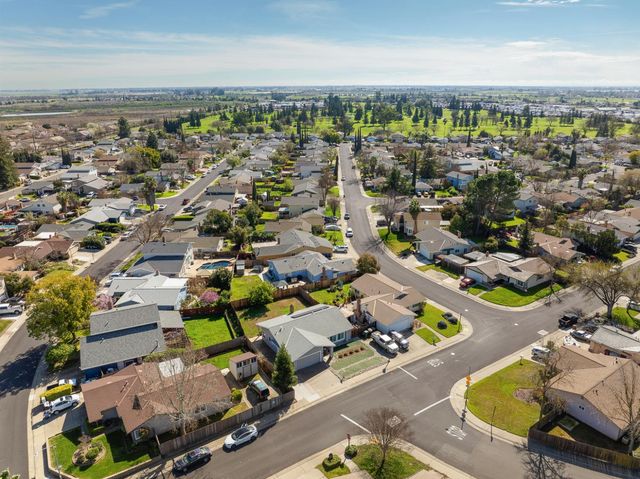 9464 Roseport Way, Sacramento, CA 95826