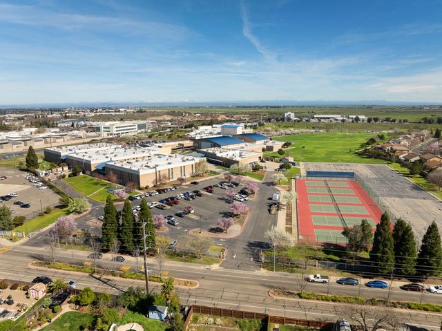 9464 Roseport Way, Sacramento, CA 95826