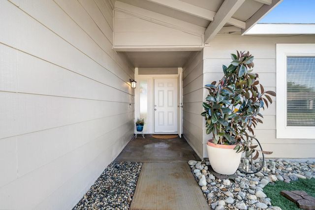 9464 Roseport Way, Sacramento, CA 95826