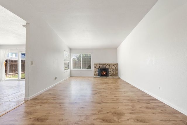 9464 Roseport Way, Sacramento, CA 95826