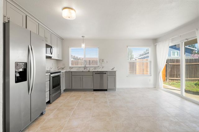 9464 Roseport Way, Sacramento, CA 95826