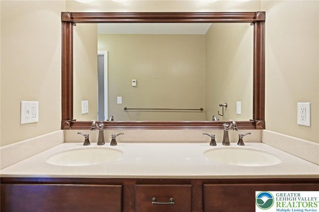 2065 Pleasant Drive, Lower Saucon Twp, PA 18015