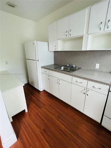 850 81st St 3, Miami Beach, FL 33141