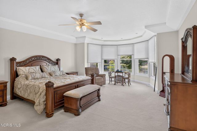 602 Laguna Point, Holland, OH 43528