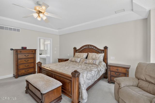 602 Laguna Point, Holland, OH 43528