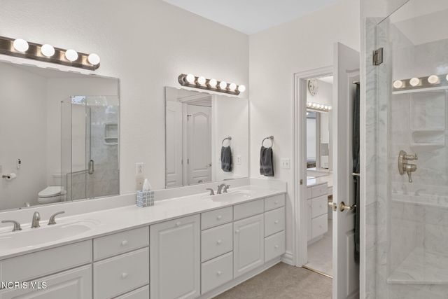 602 Laguna Point, Holland, OH 43528