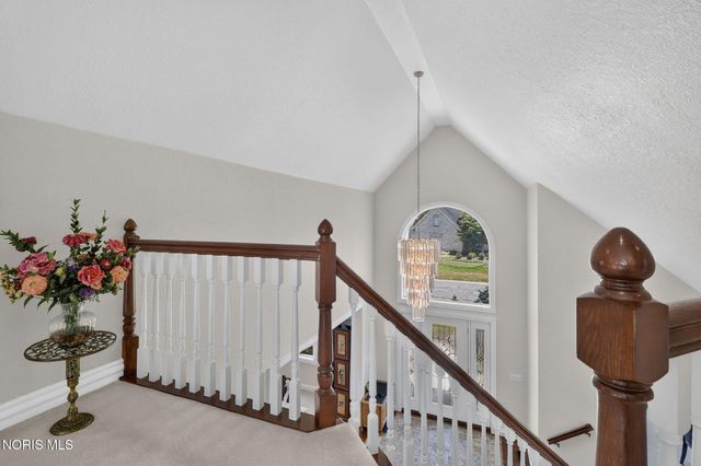 602 Laguna Point, Holland, OH 43528